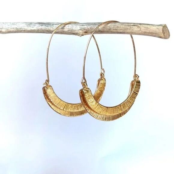 Myra Folded Gold Hoop Earrings - Picture 4 of 5